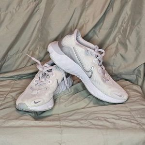 Women Nike Renew